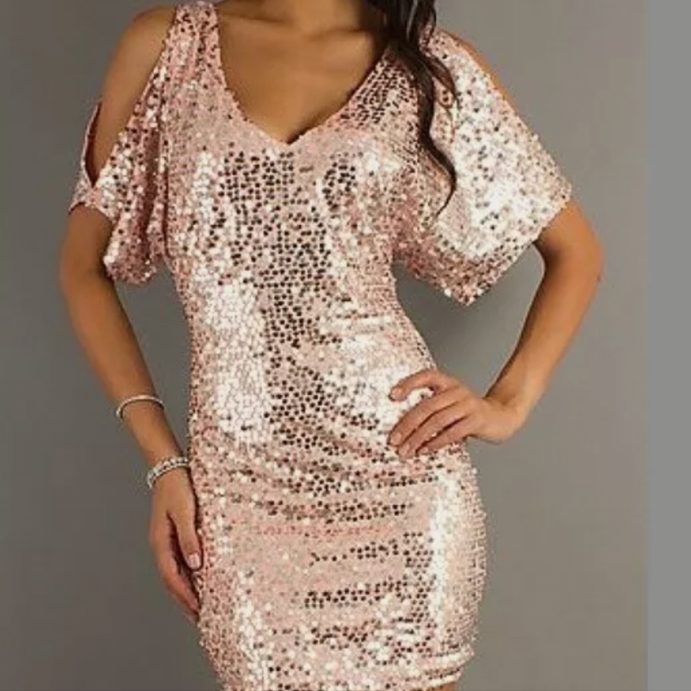 AS U WISH Pink Sequence Short Sleeve Dress w/ slits. SZ M